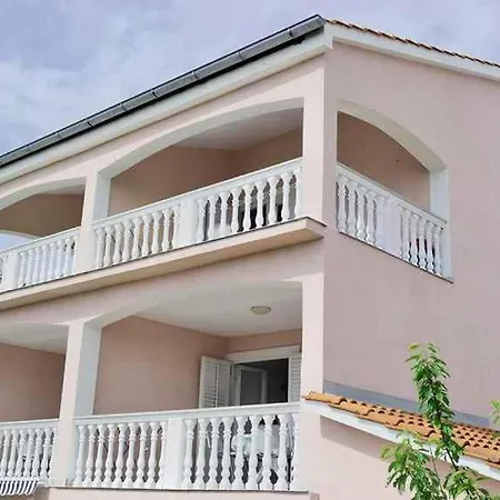 Apartman 8