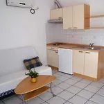 8 * Šilo