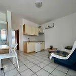 Apartamento 8 *